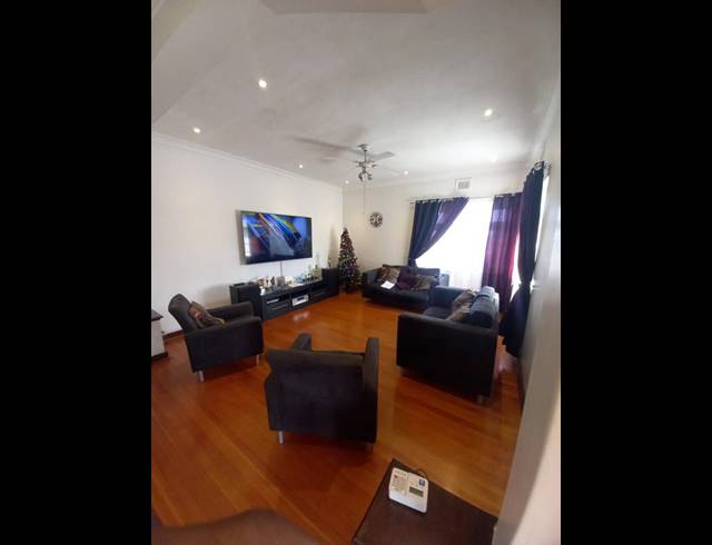 3 BEDROOM HOUSE FOR SALE IN SEA VIEW